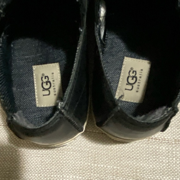 Ugg Australia  Mens Black Leather Slip-On Casual Shoes- Sz-8 - Picture 6 of 16